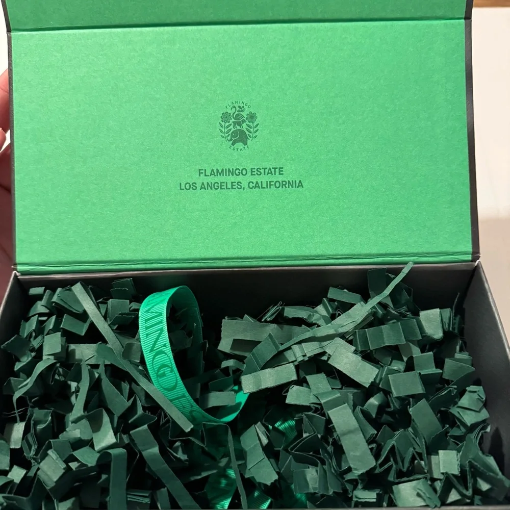 Flamingo Estate Los Angeles Gift Box - Picture 4 of 4